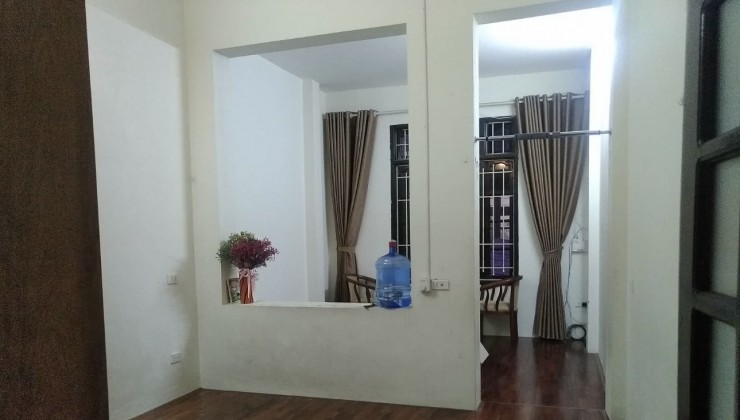 Cho Thuê nhà ngõ Tứ Liên, Tây Hồ, 46m - 3,5T- MT 5m- Giá 12 triệu -  Hộ gđ, người đi làm, online